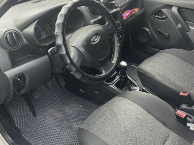 Белый ВАЗ Гранта, объемом двигателя 1.6 л и пробегом 111 тыс. км за 3000 $, фото 4 на Automoto.ua