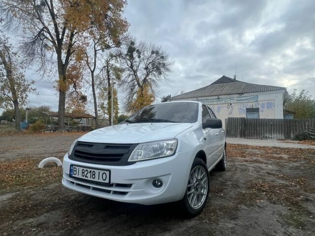 Белый ВАЗ Гранта, объемом двигателя 1.6 л и пробегом 165 тыс. км за 3500 $, фото 4 на Automoto.ua
