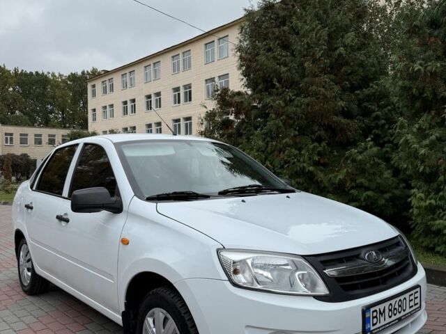 Белый ВАЗ Гранта, объемом двигателя 1.6 л и пробегом 150 тыс. км за 3498 $, фото 3 на Automoto.ua