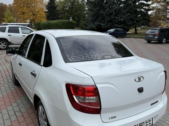 Белый ВАЗ Гранта, объемом двигателя 1.6 л и пробегом 150 тыс. км за 3498 $, фото 6 на Automoto.ua