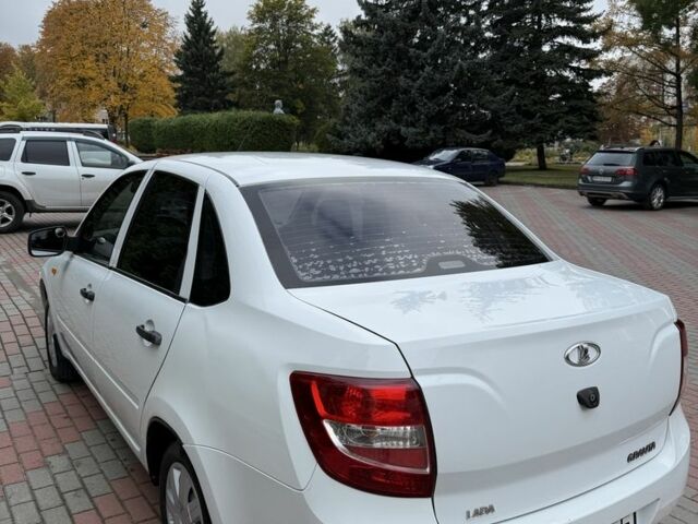 Белый ВАЗ Гранта, объемом двигателя 1.6 л и пробегом 150 тыс. км за 3498 $, фото 9 на Automoto.ua