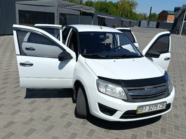 Білий ВАЗ Гранта, об'ємом двигуна 1.6 л та пробігом 221 тис. км за 3700 $, фото 1 на Automoto.ua