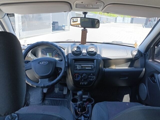 Білий ВАЗ Гранта, об'ємом двигуна 1.6 л та пробігом 221 тис. км за 3700 $, фото 4 на Automoto.ua