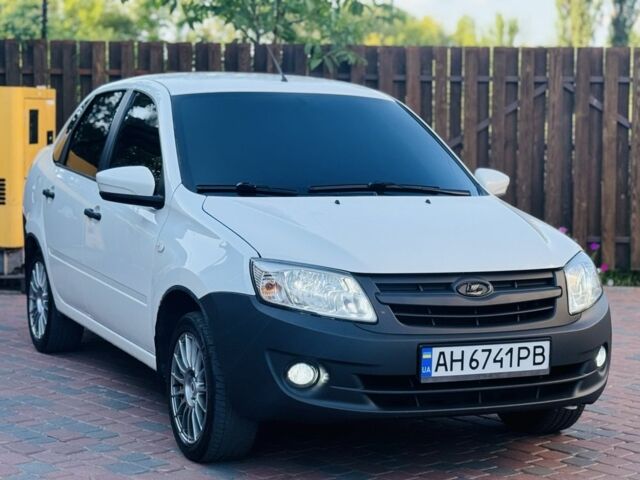 Белый ВАЗ Гранта, объемом двигателя 1.6 л и пробегом 70 тыс. км за 4199 $, фото 4 на Automoto.ua