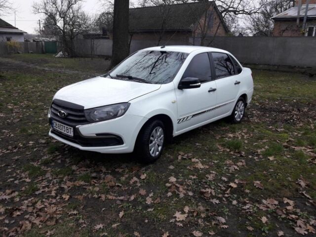 Белый ВАЗ Гранта, объемом двигателя 1.6 л и пробегом 202 тыс. км за 3650 $, фото 3 на Automoto.ua