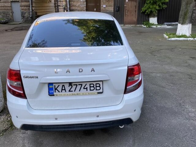 Белый ВАЗ Гранта, объемом двигателя 1.6 л и пробегом 23 тыс. км за 8000 $, фото 1 на Automoto.ua