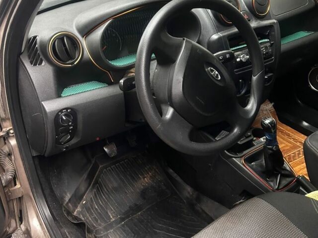 Коричневий ВАЗ Гранта, об'ємом двигуна 0 л та пробігом 161 тис. км за 2200 $, фото 5 на Automoto.ua