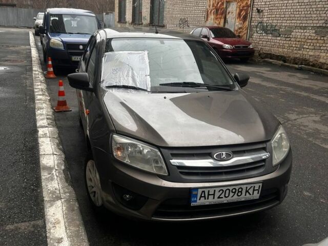 Коричневий ВАЗ Гранта, об'ємом двигуна 0 л та пробігом 161 тис. км за 2200 $, фото 1 на Automoto.ua