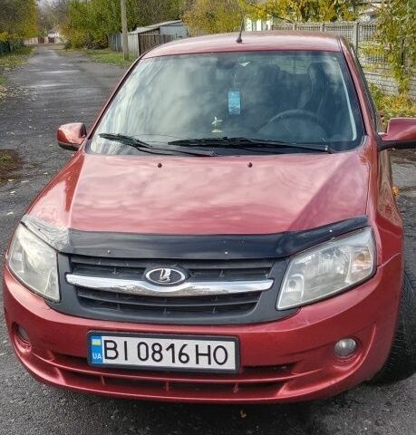 ВАЗ Гранта 2013 у Хороле на Automoto.ua Червоний ВАЗ Гранта, об'ємом двигуна 1.6 л та пробігом 175 тис. км за 2650 $, фото 1 на Automoto.ua