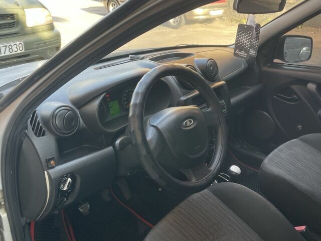 Сірий ВАЗ Гранта, об'ємом двигуна 1.6 л та пробігом 180 тис. км за 1999 $, фото 6 на Automoto.ua