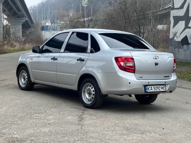 Серый ВАЗ Гранта, объемом двигателя 1.6 л и пробегом 77 тыс. км за 4500 $, фото 4 на Automoto.ua