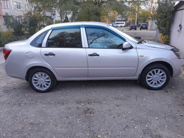 Серый ВАЗ Гранта, объемом двигателя 1.6 л и пробегом 198 тыс. км за 3200 $, фото 14 на Automoto.ua