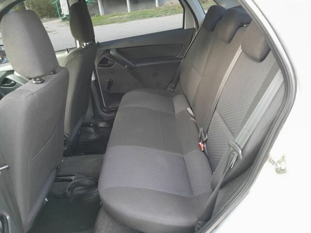 Серый ВАЗ Гранта, объемом двигателя 1.6 л и пробегом 198 тыс. км за 3200 $, фото 15 на Automoto.ua