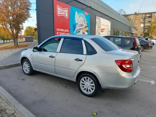 Серый ВАЗ Гранта, объемом двигателя 1.6 л и пробегом 198 тыс. км за 3200 $, фото 7 на Automoto.ua