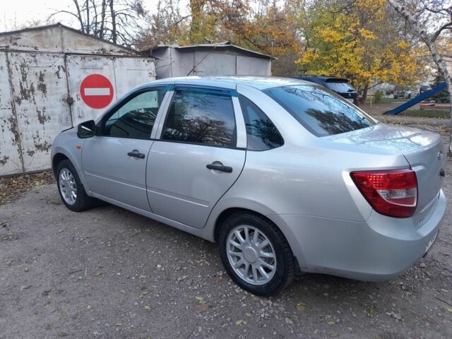 Серый ВАЗ Гранта, объемом двигателя 1.6 л и пробегом 198 тыс. км за 3200 $, фото 13 на Automoto.ua