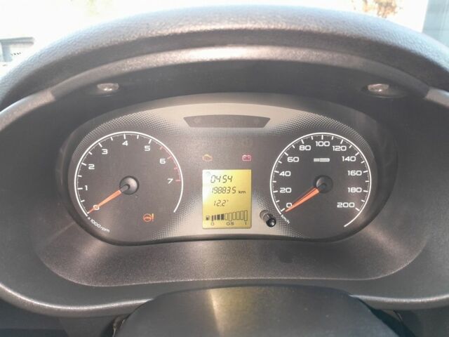 Серый ВАЗ Гранта, объемом двигателя 1.6 л и пробегом 198 тыс. км за 3200 $, фото 19 на Automoto.ua