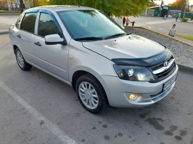 Серый ВАЗ Гранта, объемом двигателя 1.6 л и пробегом 198 тыс. км за 3200 $, фото 3 на Automoto.ua