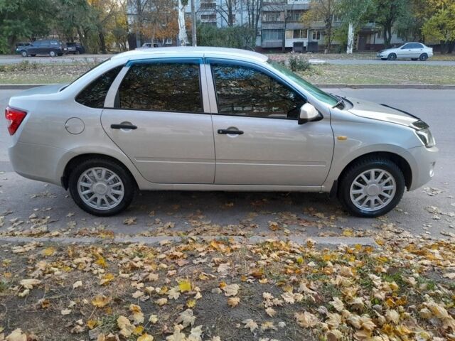 Серый ВАЗ Гранта, объемом двигателя 1.6 л и пробегом 198 тыс. км за 3200 $, фото 11 на Automoto.ua