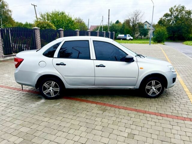 Сірий ВАЗ Гранта, об'ємом двигуна 1.6 л та пробігом 91 тис. км за 3600 $, фото 9 на Automoto.ua