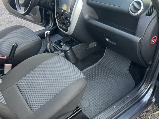 Сірий ВАЗ Гранта, об'ємом двигуна 1.6 л та пробігом 75 тис. км за 4300 $, фото 11 на Automoto.ua