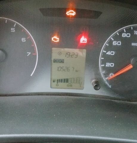 Сірий ВАЗ Гранта, об'ємом двигуна 1.6 л та пробігом 107 тис. км за 4000 $, фото 15 на Automoto.ua