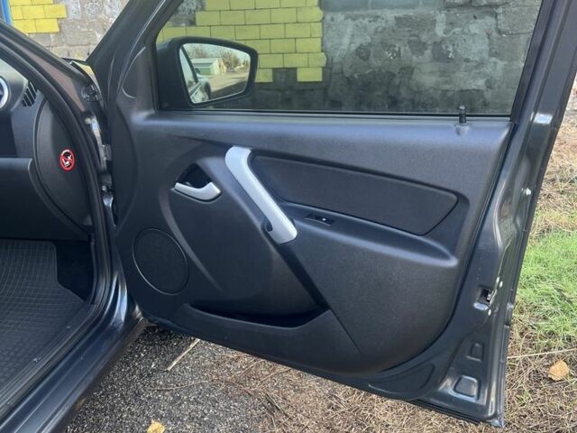 Сірий ВАЗ Гранта, об'ємом двигуна 1.6 л та пробігом 75 тис. км за 4300 $, фото 10 на Automoto.ua