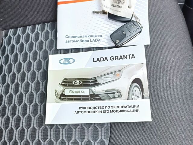 Сірий ВАЗ Гранта, об'ємом двигуна 0 л та пробігом 37 тис. км за 8300 $, фото 3 на Automoto.ua