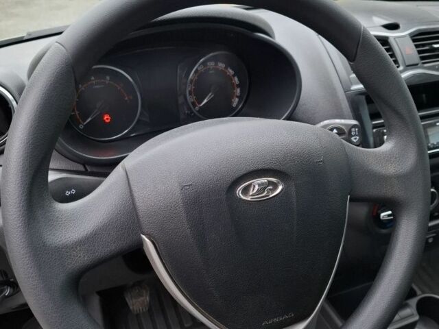 Серый ВАЗ Гранта, объемом двигателя 1 л и пробегом 23 тыс. км за 5999 $, фото 6 на Automoto.ua