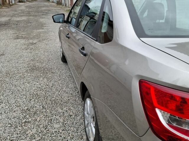 Серый ВАЗ Гранта, объемом двигателя 1 л и пробегом 23 тыс. км за 5999 $, фото 15 на Automoto.ua