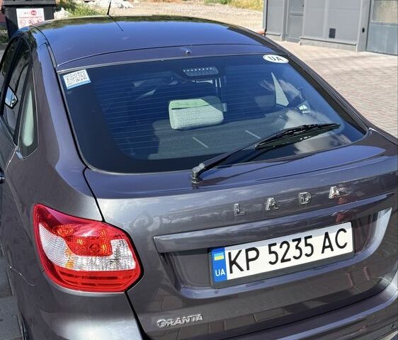 Сірий ВАЗ Гранта, об'ємом двигуна 1.6 л та пробігом 42 тис. км за 8450 $, фото 2 на Automoto.ua