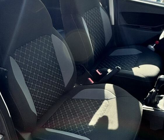 Сірий ВАЗ Гранта, об'ємом двигуна 1.6 л та пробігом 42 тис. км за 8450 $, фото 6 на Automoto.ua