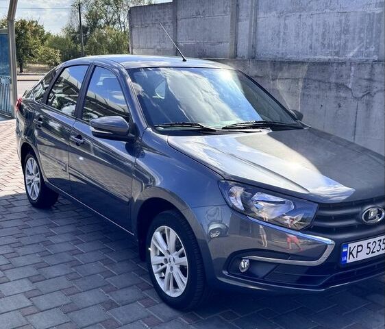 Сірий ВАЗ Гранта, об'ємом двигуна 1.6 л та пробігом 42 тис. км за 8450 $, фото 1 на Automoto.ua