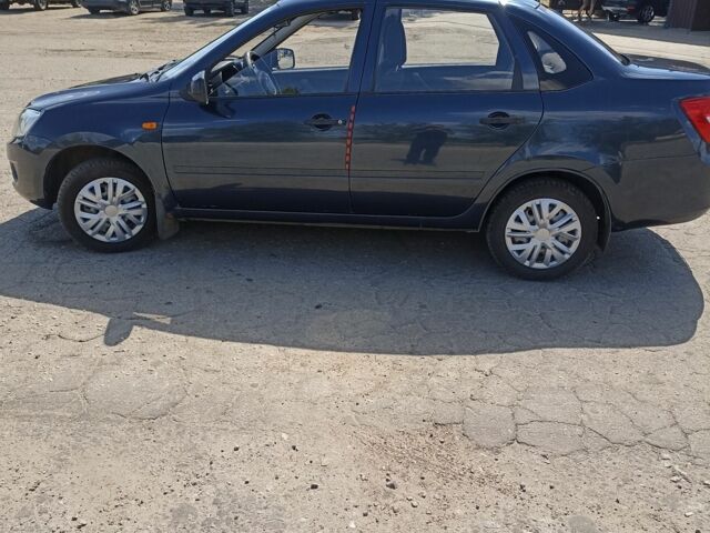 Синий ВАЗ Гранта, объемом двигателя 1.6 л и пробегом 98 тыс. км за 3100 $, фото 1 на Automoto.ua