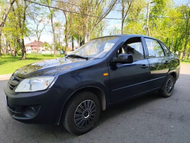 Синий ВАЗ Гранта, объемом двигателя 1.6 л и пробегом 74 тыс. км за 3500 $, фото 2 на Automoto.ua