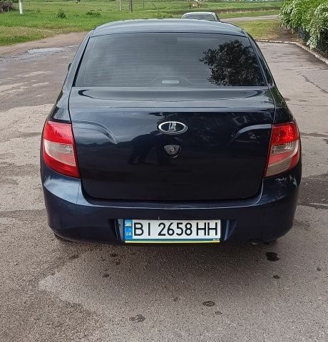 Синий ВАЗ Гранта, объемом двигателя 1.6 л и пробегом 162 тыс. км за 2800 $, фото 2 на Automoto.ua