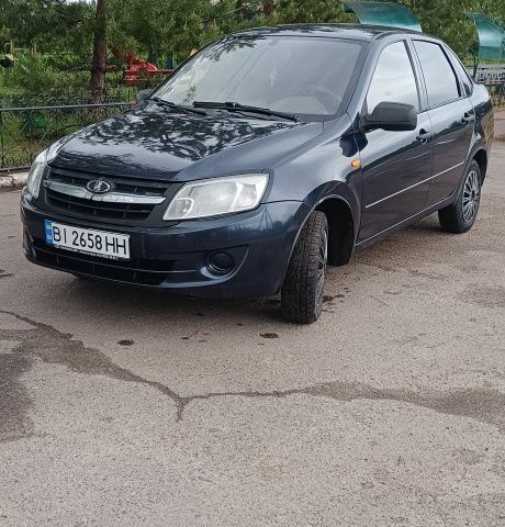 Синий ВАЗ Гранта, объемом двигателя 1.6 л и пробегом 162 тыс. км за 2800 $, фото 13 на Automoto.ua