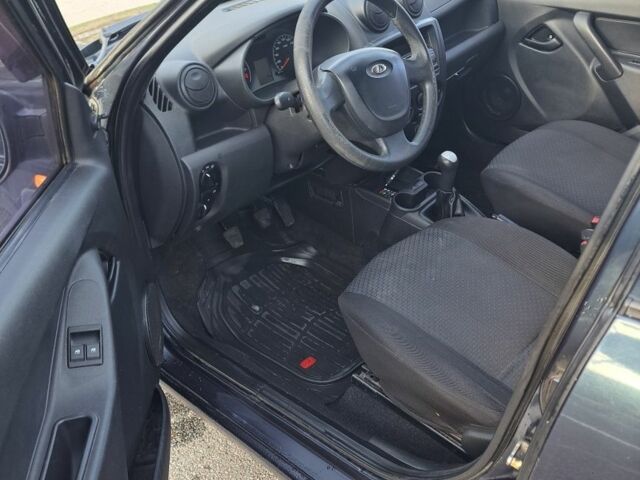 Синій ВАЗ Гранта, об'ємом двигуна 1.6 л та пробігом 267 тис. км за 1850 $, фото 4 на Automoto.ua