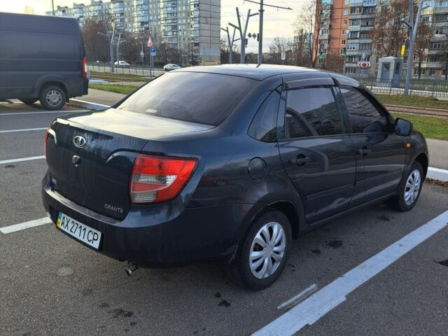 Синій ВАЗ Гранта, об'ємом двигуна 1.6 л та пробігом 267 тис. км за 1850 $, фото 3 на Automoto.ua