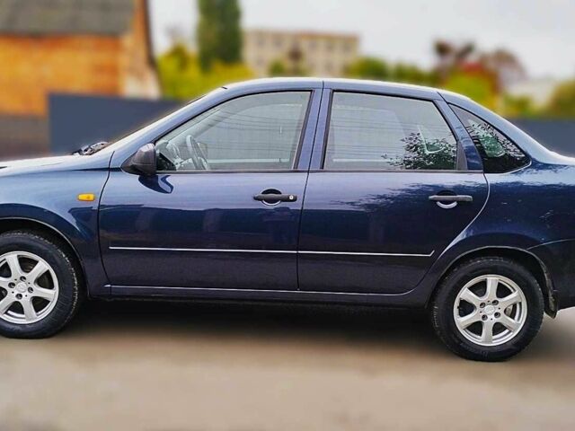 Синий ВАЗ Гранта, объемом двигателя 1.6 л и пробегом 103 тыс. км за 3300 $, фото 3 на Automoto.ua