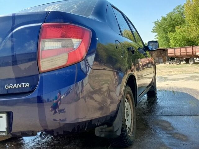 Синий ВАЗ Гранта, объемом двигателя 1.6 л и пробегом 1000 тыс. км за 2200 $, фото 1 на Automoto.ua