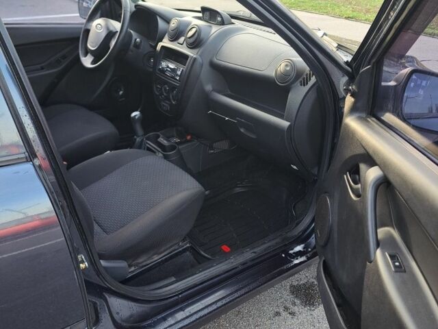 Синій ВАЗ Гранта, об'ємом двигуна 1.6 л та пробігом 267 тис. км за 1850 $, фото 5 на Automoto.ua