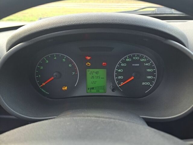 Синій ВАЗ Гранта, об'ємом двигуна 1.6 л та пробігом 267 тис. км за 1850 $, фото 9 на Automoto.ua