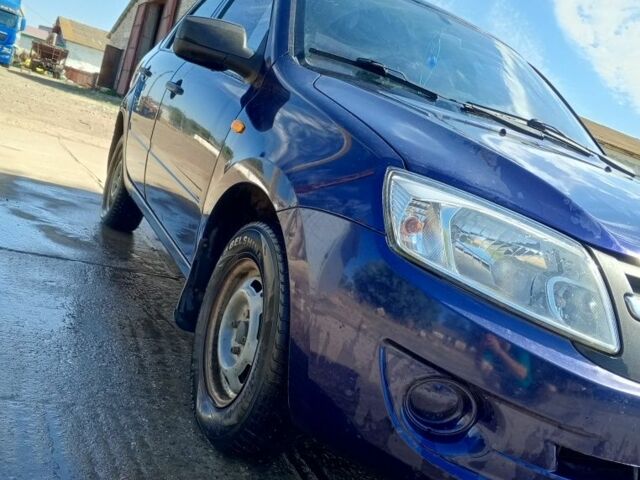 Синий ВАЗ Гранта, объемом двигателя 1.6 л и пробегом 1000 тыс. км за 2200 $, фото 6 на Automoto.ua