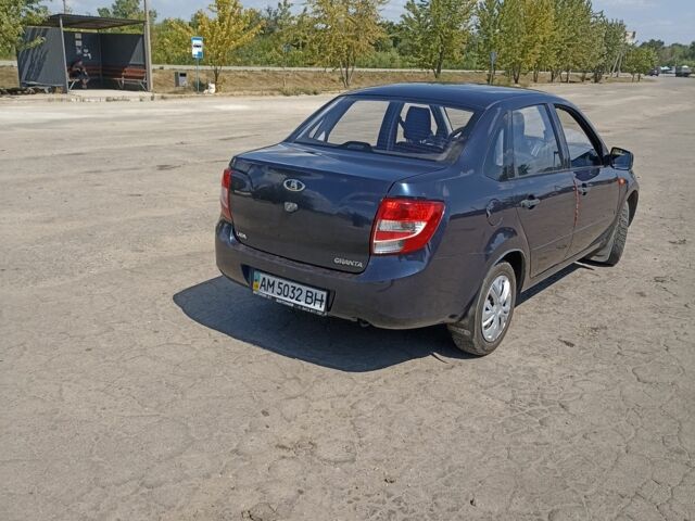 Синий ВАЗ Гранта, объемом двигателя 1.6 л и пробегом 98 тыс. км за 3100 $, фото 2 на Automoto.ua
