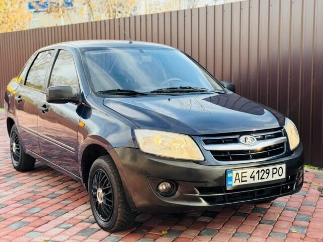 Синий ВАЗ Гранта, объемом двигателя 1.6 л и пробегом 140 тыс. км за 1850 $, фото 2 на Automoto.ua