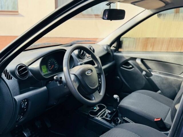 Синий ВАЗ Гранта, объемом двигателя 1.6 л и пробегом 140 тыс. км за 1850 $, фото 6 на Automoto.ua