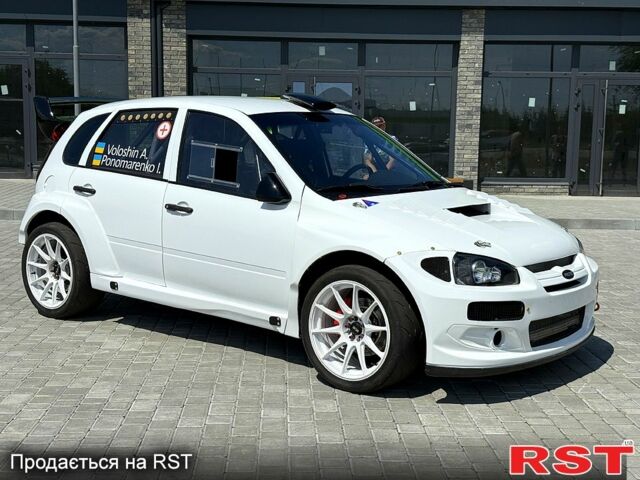 Белый ВАЗ Kalina, объемом двигателя 2 л и пробегом 10 тыс. км за 58000 $, фото 2 на Automoto.ua
