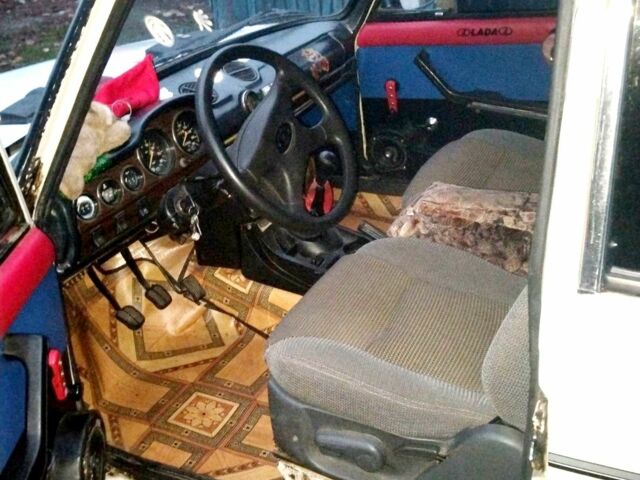 Білий ВАЗ Калина, об'ємом двигуна 0 л та пробігом 100 тис. км за 350 $, фото 2 на Automoto.ua