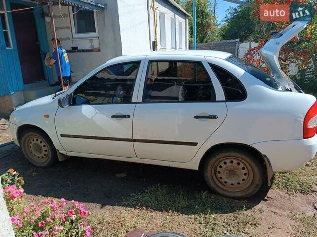 Білий ВАЗ Калина, об'ємом двигуна 1.6 л та пробігом 141 тис. км за 2000 $, фото 7 на Automoto.ua