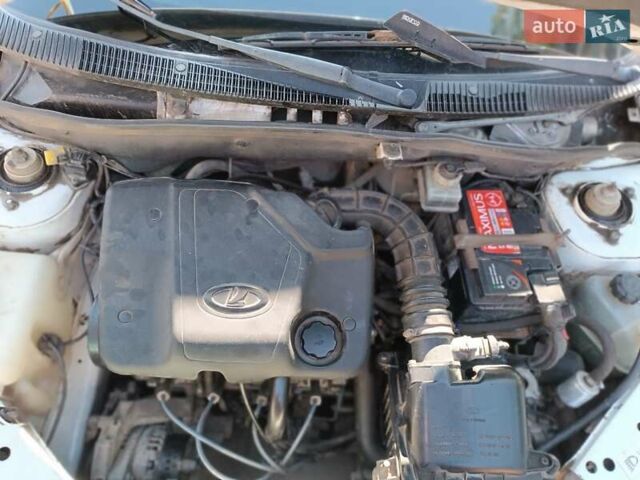 Білий ВАЗ Калина, об'ємом двигуна 1.6 л та пробігом 141 тис. км за 2000 $, фото 2 на Automoto.ua
